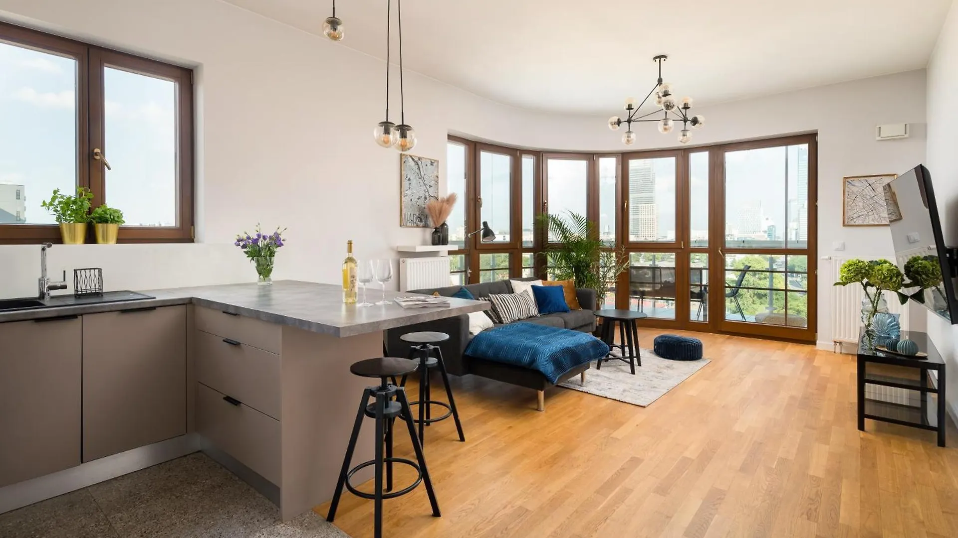 Luxury 2-Bedroom Penthouse Warsaw Skyline 15M Terrace, Garage, Gym, Rooftop & Only 500 M To Metro Apartament