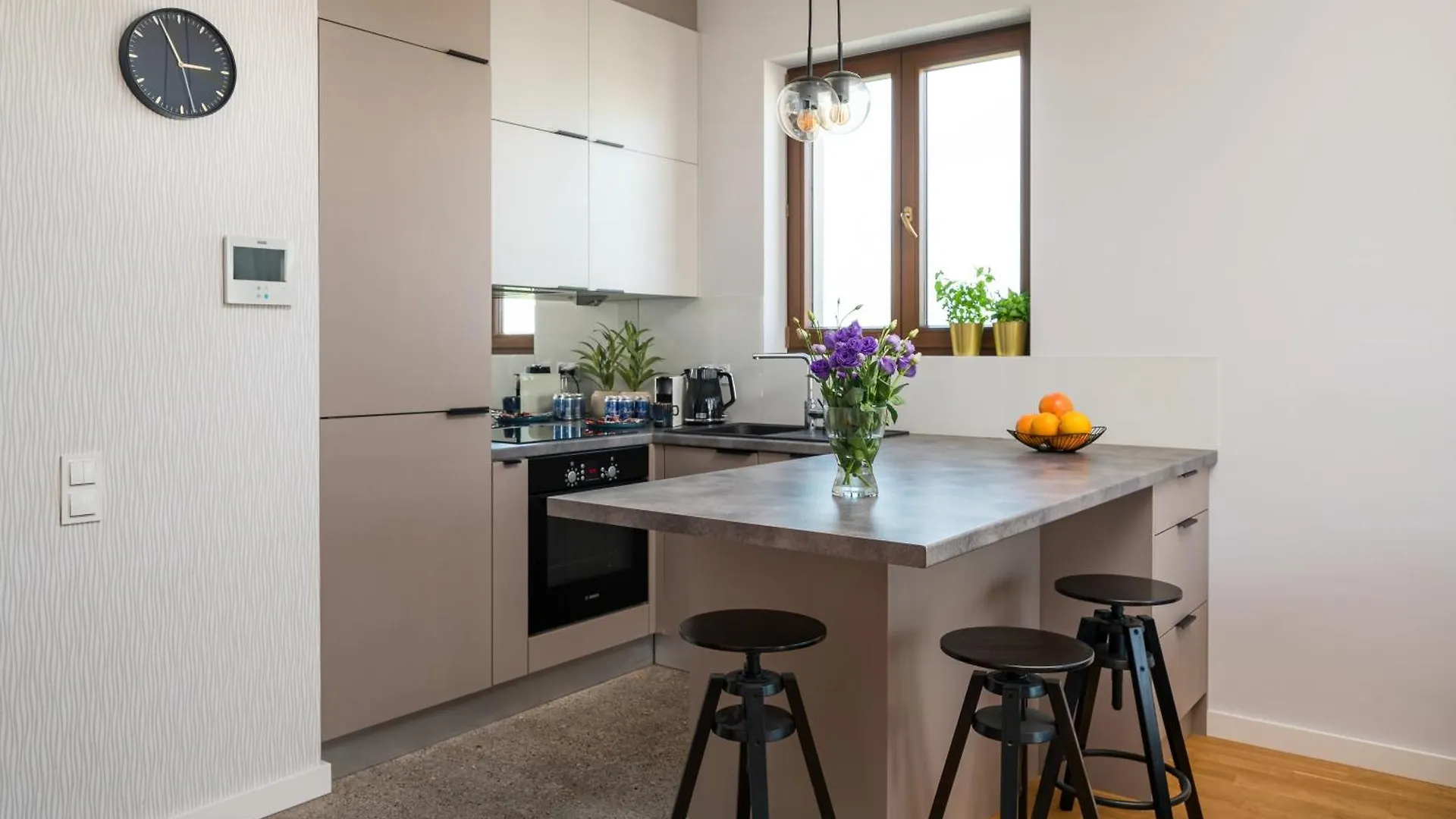 Luxury 2-Bedroom Penthouse Warsaw Skyline 15M Terrace, Garage, Gym, Rooftop & Only 500 M To Metro Polska