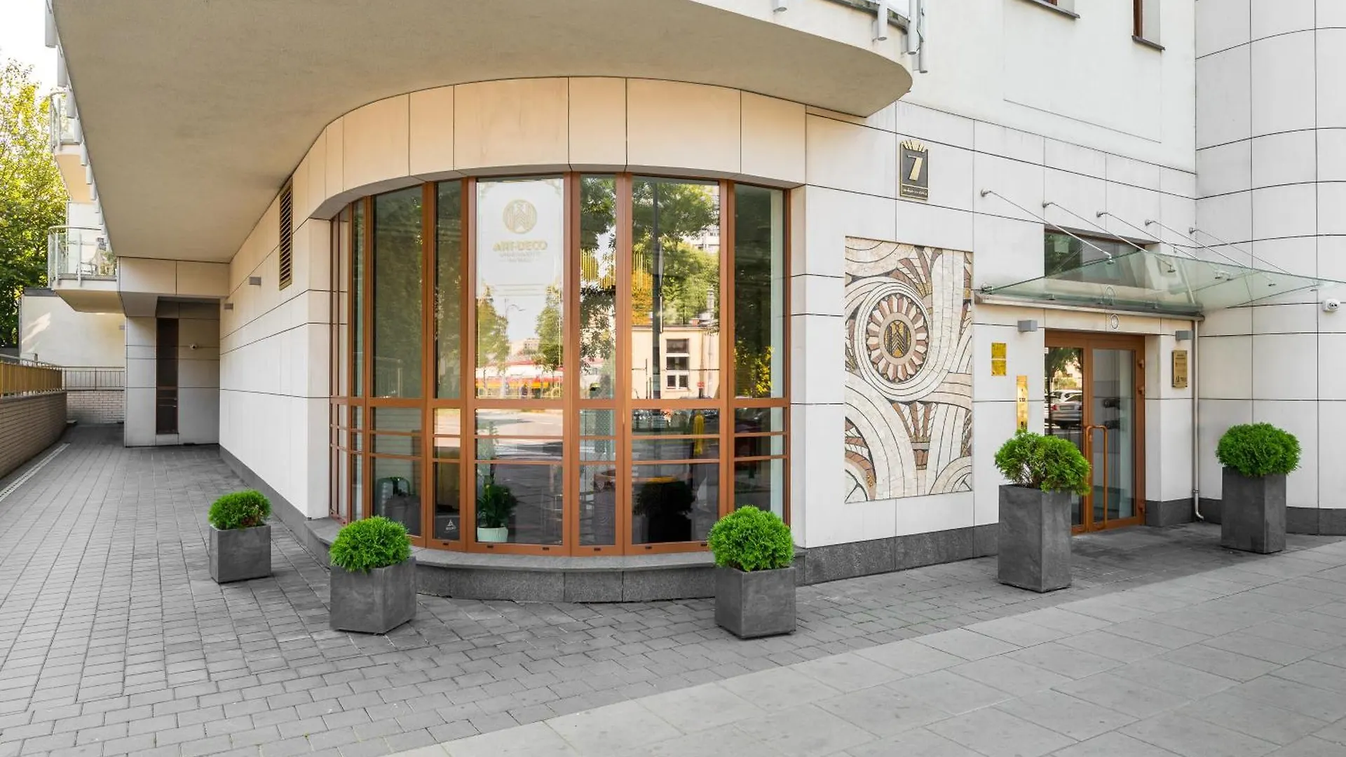 Luxury 2-Bedroom Penthouse Warsaw Skyline 15M Terrace, Garage, Gym, Rooftop & Only 500 M To Metro Apartament
