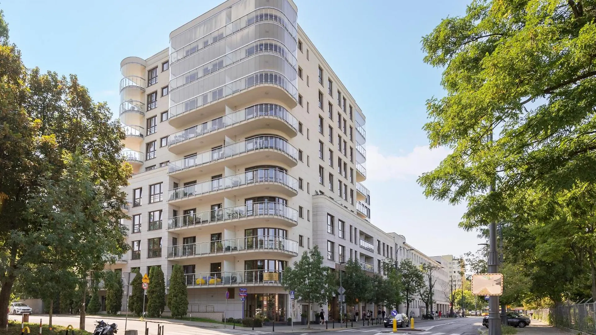 Luxury 2-Bedroom Penthouse Warsaw Skyline 15M Terrace, Garage, Gym, Rooftop & Only 500 M To Metro 0*,