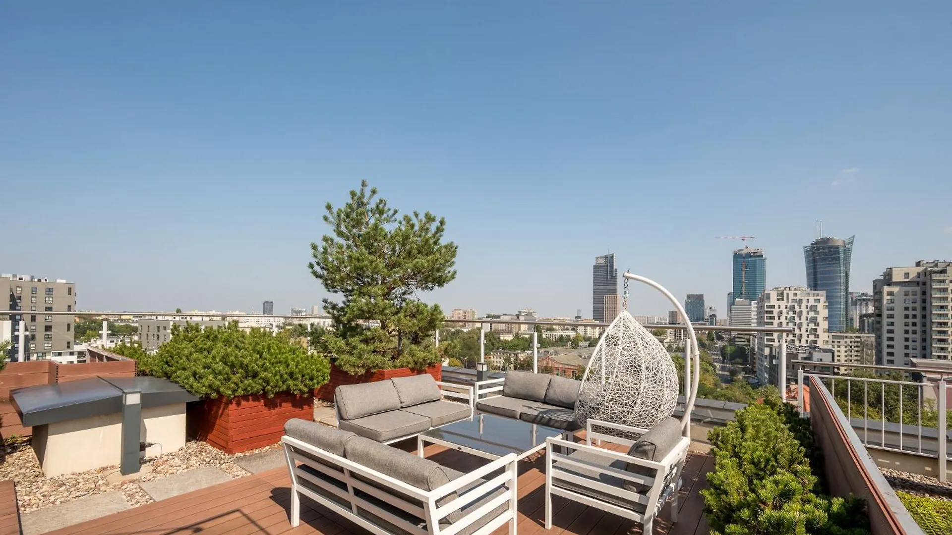 Luxury 2-Bedroom Penthouse Warsaw Skyline 15M Terrace, Garage, Gym, Rooftop & Only 500 M To Metro